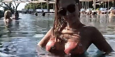Jessica Alba Baby Boobalicious In The Pool