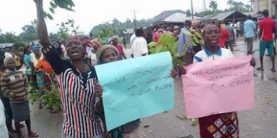Metro Women Shut Down Ughelli- Asaba Road Over Herdsmen Attacks