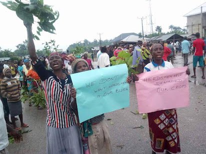 Metro Women Shut Down Ughelli- Asaba Road Over Herdsmen Attacks