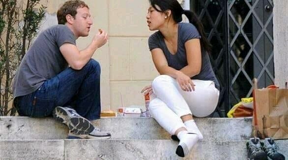 Mark Zuckerburg And His Wife Priscilla Chan Living A Simple Life.