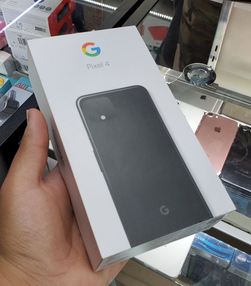 Google Pixel 4 With a Telephoto Lens